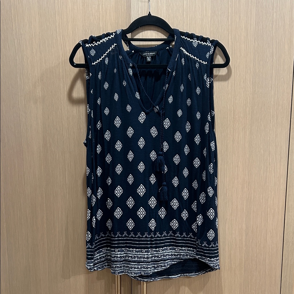 Lucky Brand Dark Blue And White Patterned Blouse